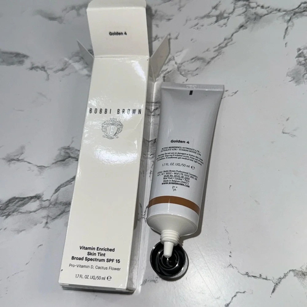 NWT Bobbi Brown vitamin enriched skin tint: Golden 4 Never used Still in box